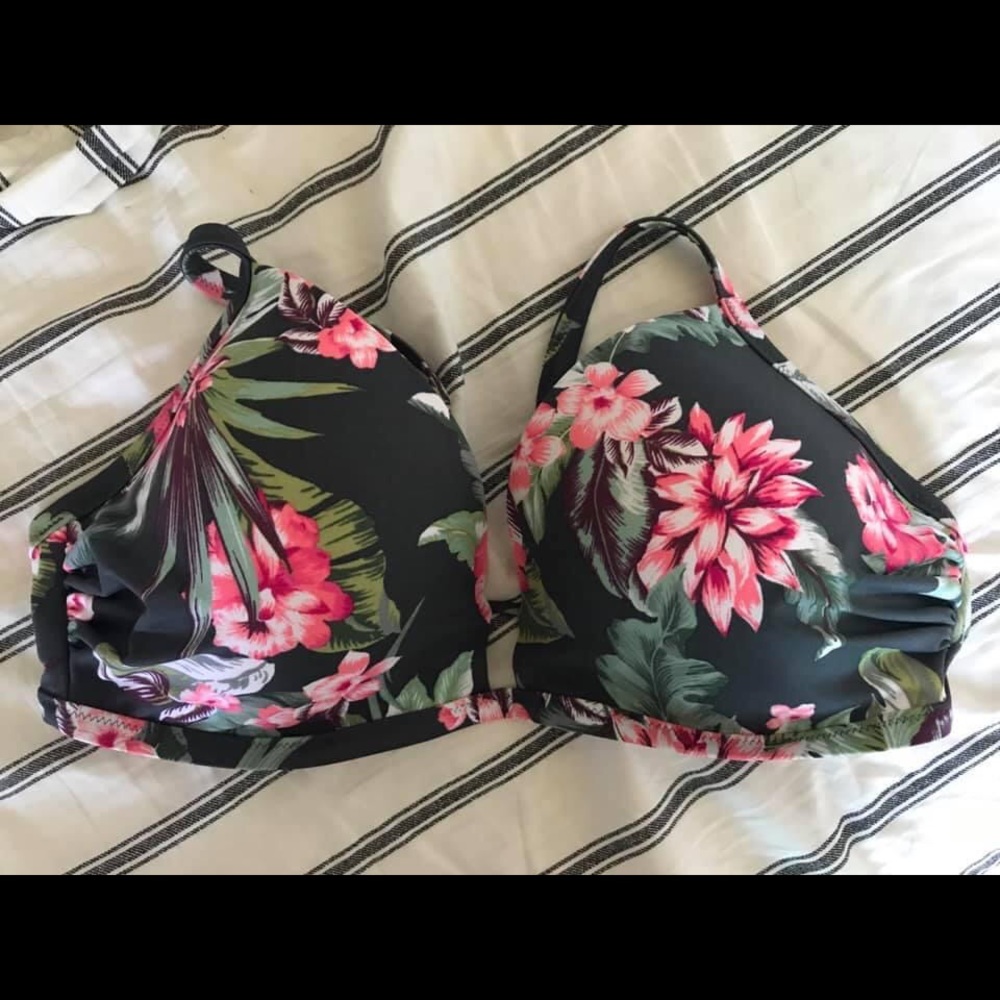 38 D Bikini Top